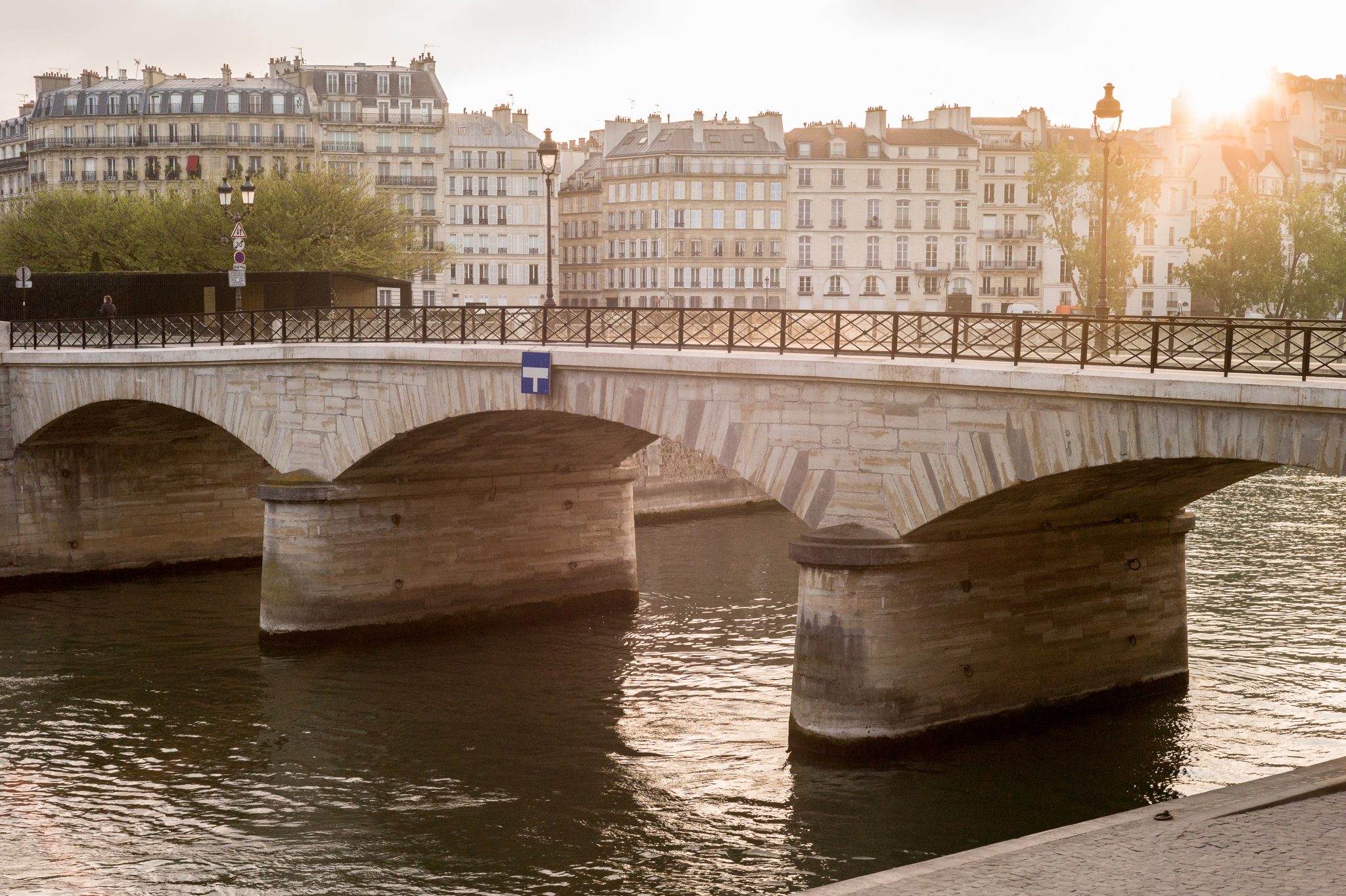 Paris l'Isle Saint Louis le pont de l'archevêché 13 avril 2017